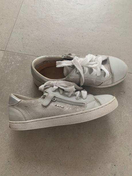 Krasne znackove tenisky, geox,34