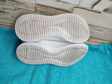 Skechers 37 - dámske biele našuchovacie tenisky, skechers,37