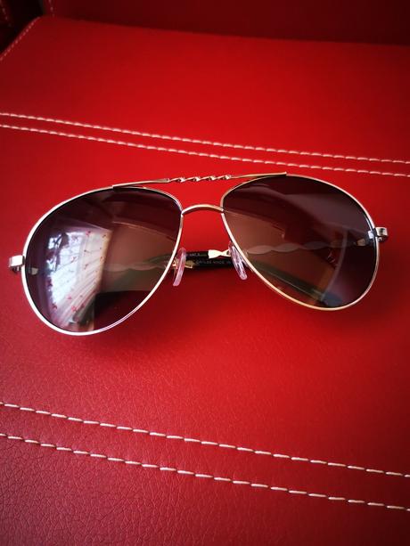 Slnečné okuliare, avon