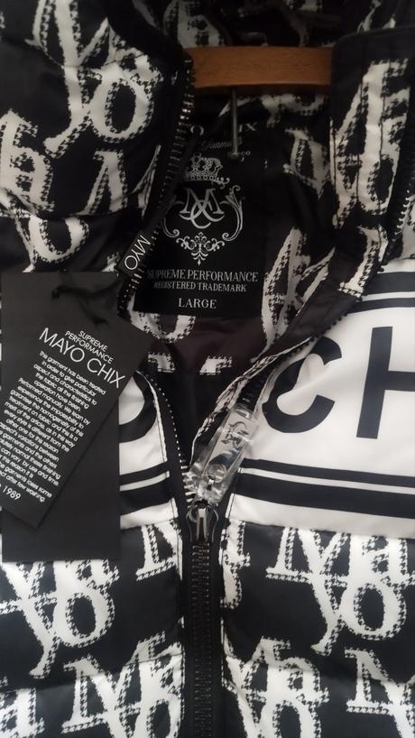 Mayo chix bunda, guess,l