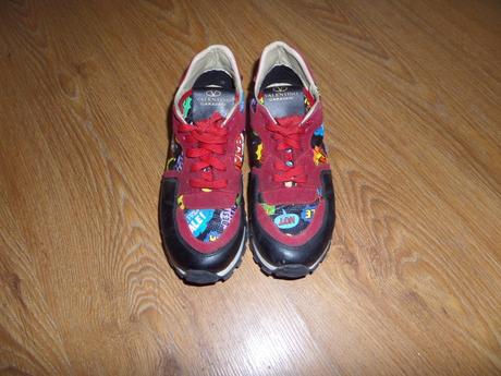 Značkové tenisky, 33