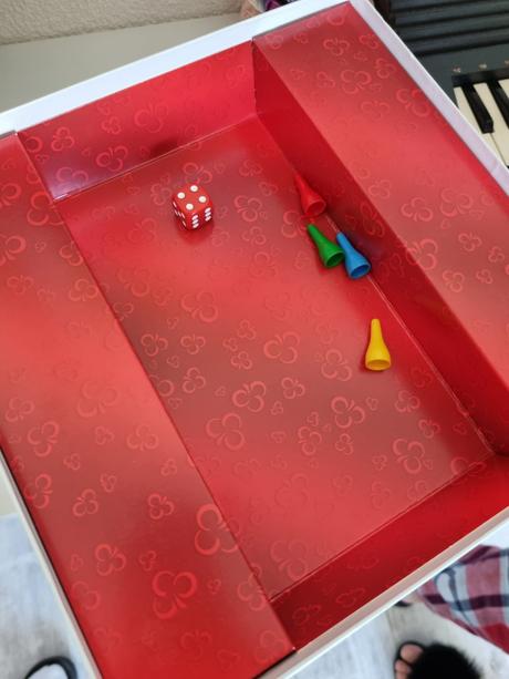 Na vlásku- spoločenská hra bon voyage, 