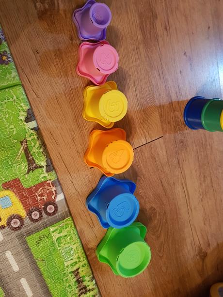 Veža,vkladačky,poháriky,