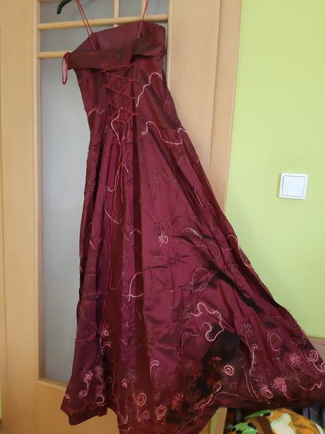 Spoločenské šaty, 38