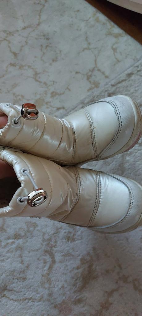 Krásne perletove zimné snehulky, 26