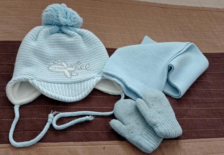 Čiapka, šál a rukavice, 74