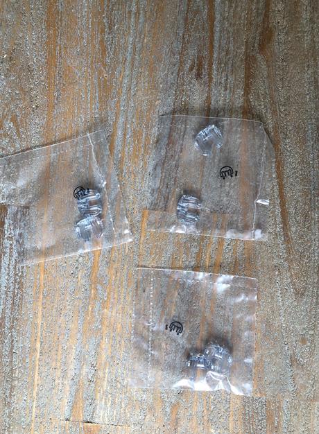 Darujem záložky, dvd, minecraft, kartičky,