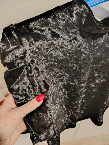 Krásny zamatový top, reserved,134