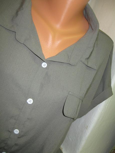 Krásny top-olivovej farby, xxl