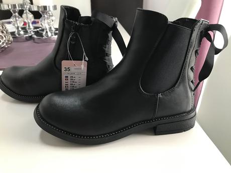 Nenosené parádne čižmy, 35