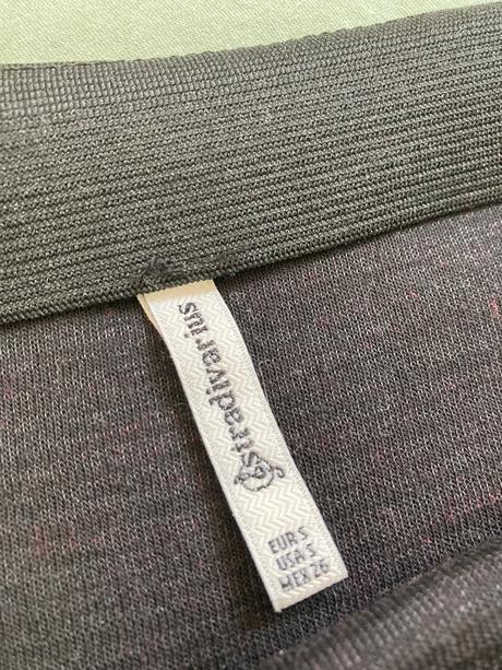 Puzdrova bordova sukna s stradivarius, stradivarius,s