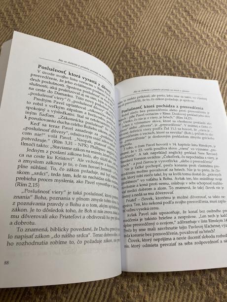 Náboženská literatúra iný pohľad na boha. sluhovia,