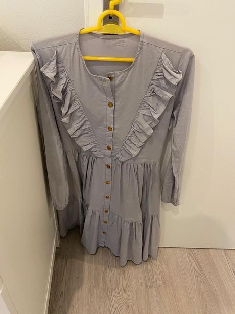 Šaty s volánikom, m