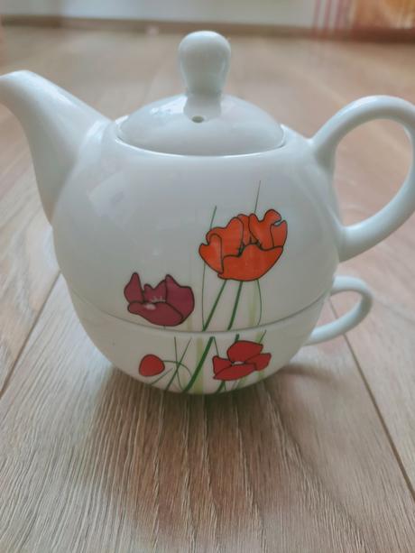 Keramická čajová konvička a hrnček, 