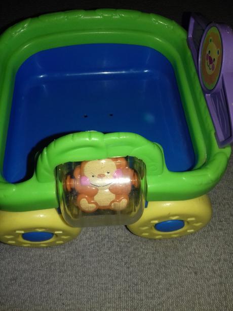 Hračka - vozík s levom fisher price,