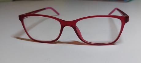 Dievčenské dioptrické okuliare,