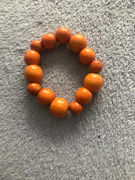 Naramok z drevenych goraliek,