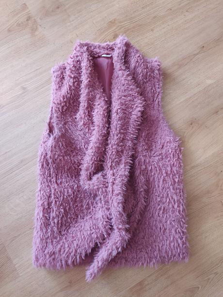 Chlpatá vestička, s