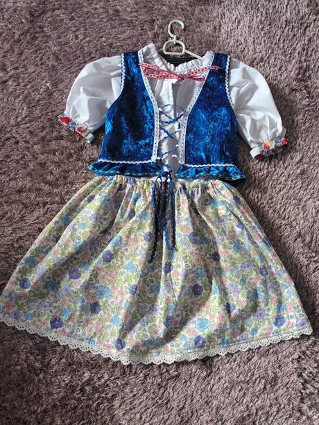 Dievčenský kroj 9-11rokov, 146