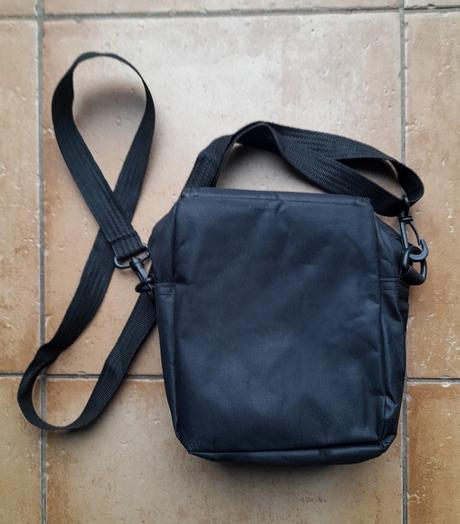 Čierna crossbody,