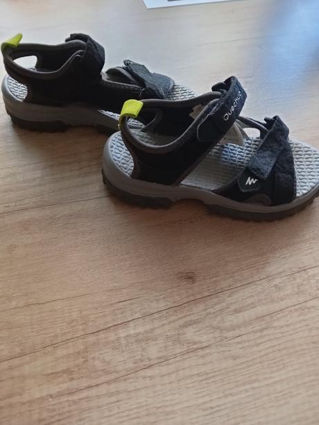 Pekné sandálky, quechua,30