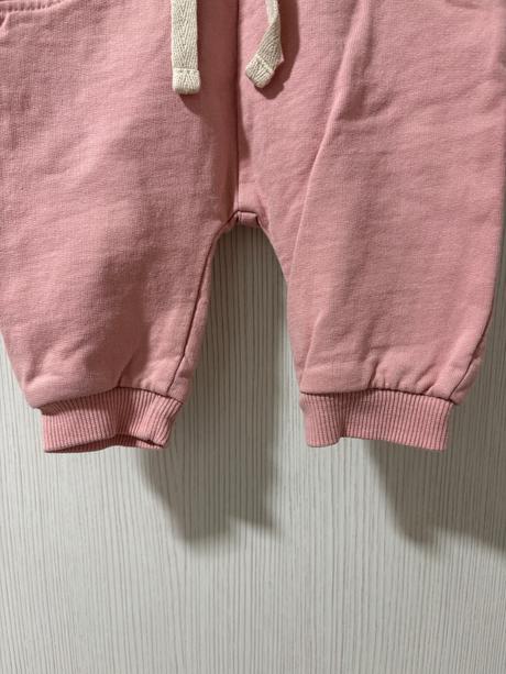 Dievčenské tepláky, 56