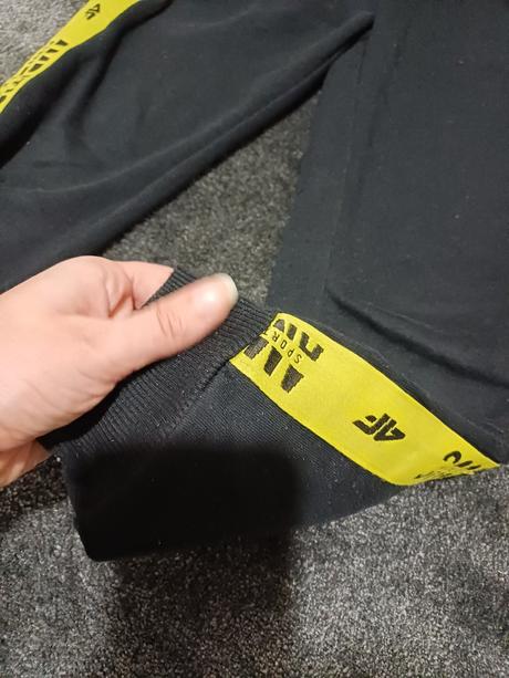 Kvalitne teplaky v.134, 134