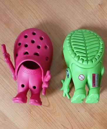 Crocs hračky,