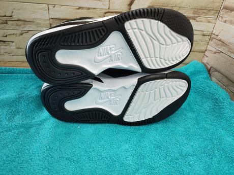 Jordan max aura 5 40 - uni čierne kožené tenisky, air jordan,40