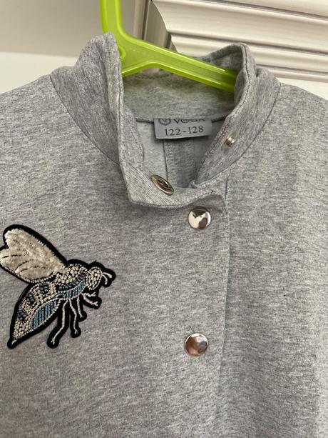 Dlhsia mikina so zapinanim, 122