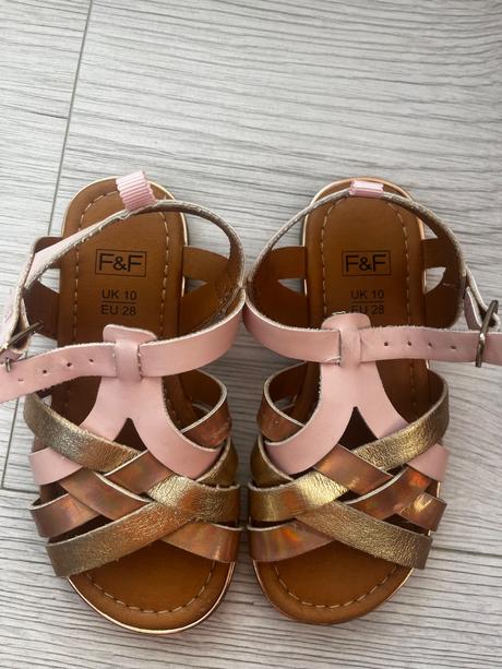 Ružovo-zlaté sandálky pre malú princeznú, f&f,28