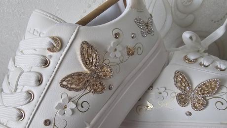 Botasky s motýlikmi, 38