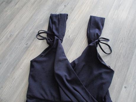 Zaujímavé šaty, 42