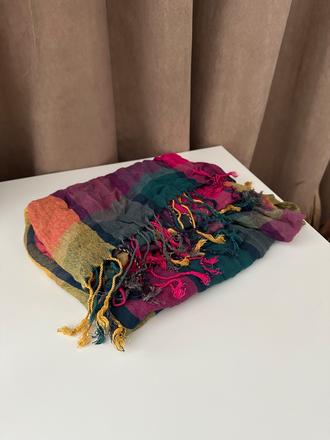 Krásny farebný šál, 