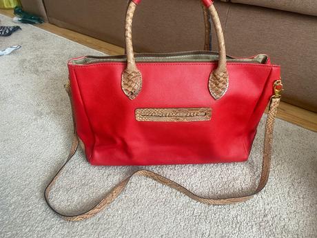 Krásna koženková kabelka, 
