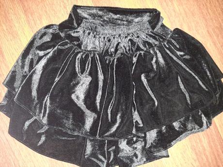 Zamatová sukňa., 38