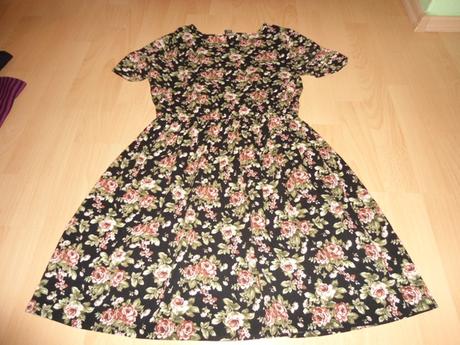 Letne kvetovane saty, 164