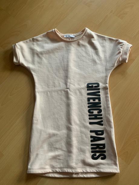 Šaty-tunika givenchy, 140