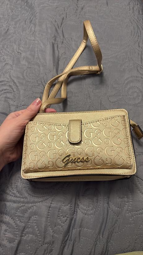 Zlatá guess kabelka, guess