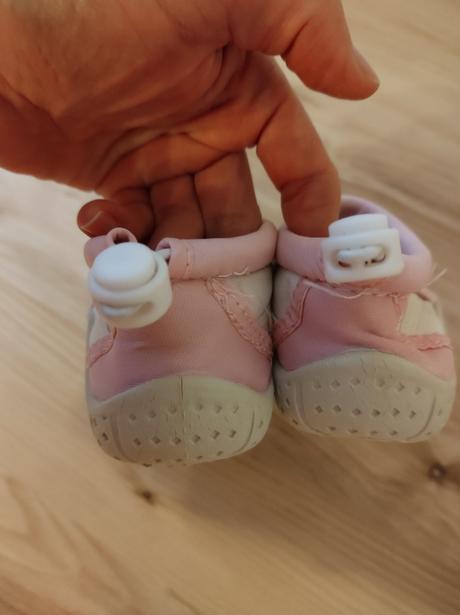 Topánky do vody, 23