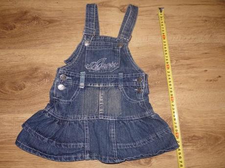 Balík rifľových sukničiek a šatočky, 92