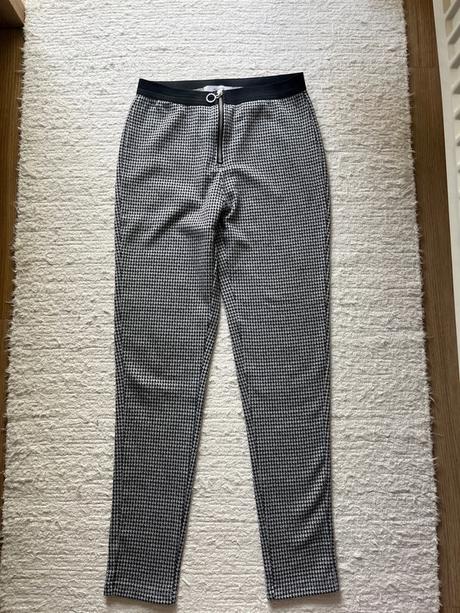 Leginsy reserved, reserved,152