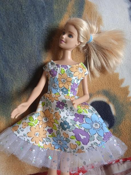 Šaty pre babiku barbie,