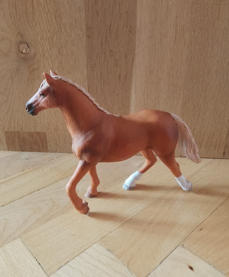 Schleich thoroughbred kobyla,