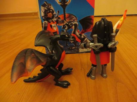 Playmobil - postavička rytiera s drakom,