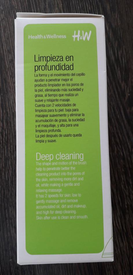 Čistiaca kefka na tvar., 