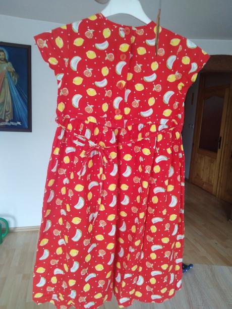 Dievčenské šaty, 128