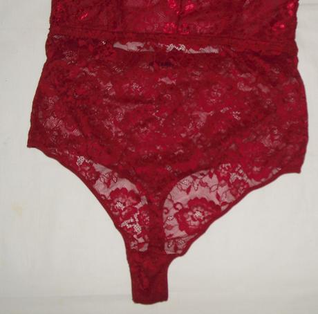 Sexy tangacikove cervene body, s
