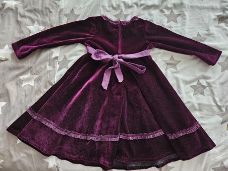 Slavnostne saty, 104