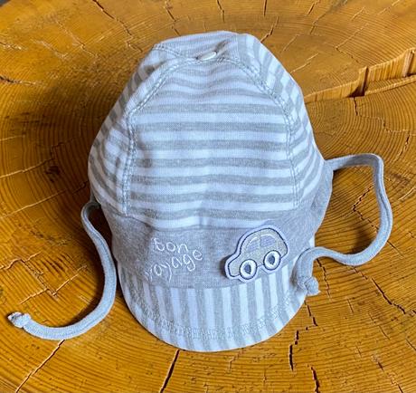 Prechodná čiapočka pre bábätko  so šiltom, richelieu,86